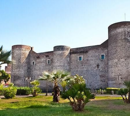 La Finestra Sul Castello Villa Catania Luaran gambar